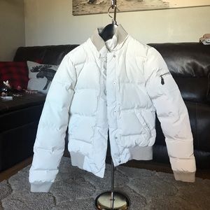American Eagle Puffer Coat Size M